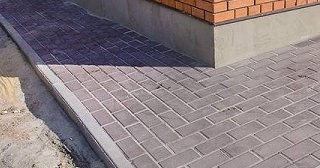 Укладка плитки на отмостку: Цена от 813 руб. в Серпухове от ТротуарнаяПлитка