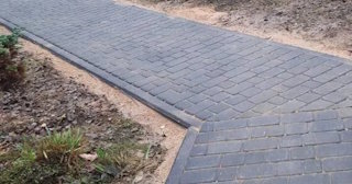 Укладка тротуарной плитки на основание в Серпухове в октябре
