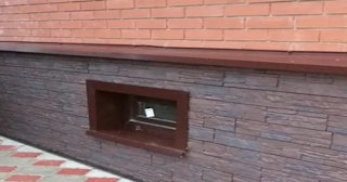 Облицовка цоколя панелями под камень в Серпухове в октябре
