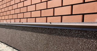 Облицовка цоколя керамогранитом в Серпухове в октябре