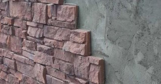 Качественная отделка цоколя фундамента снаружи в Серпухове в октябре