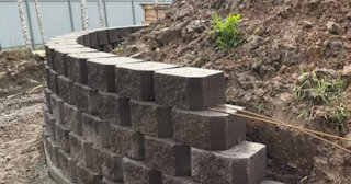 Установка подпорной стенки в Серпухове в октябре
